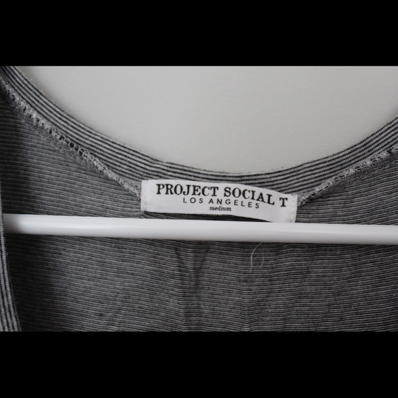 Striped cut-out shoulder - Picture 4 of 4